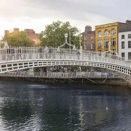 1 Bedroom In Historic Clontarf